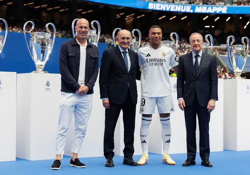 kylian mbappé vị trí