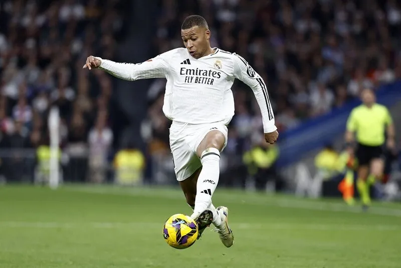 Kylian Mbappe ghi bàn mở tỷ số giúp Real Madrid vượt qua Bilbao.
