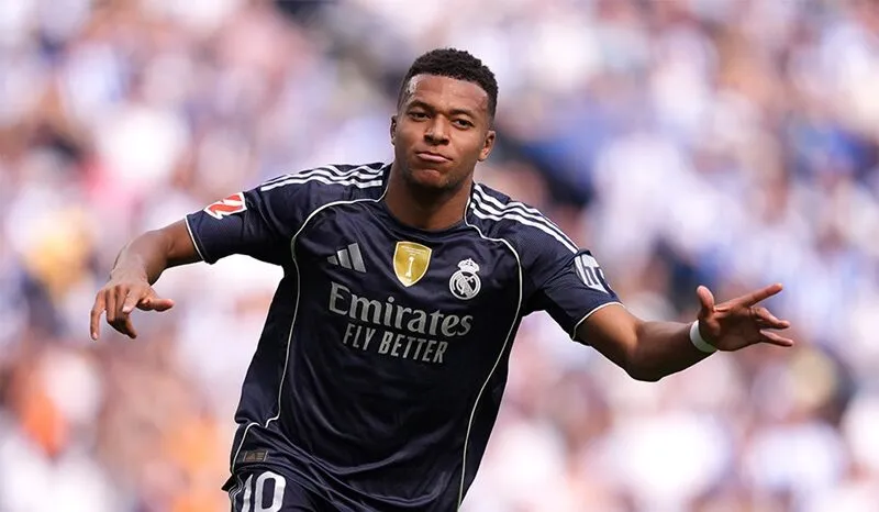 Mbappe trong màu áo Real Madrid tại Champions League